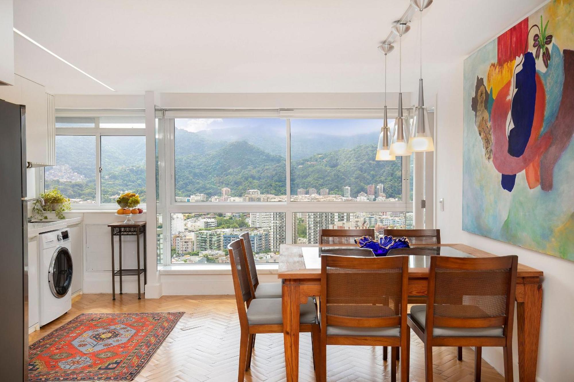 Apartamento Vista Lagoa/mar Leblon Com Servicos- Por Casape *