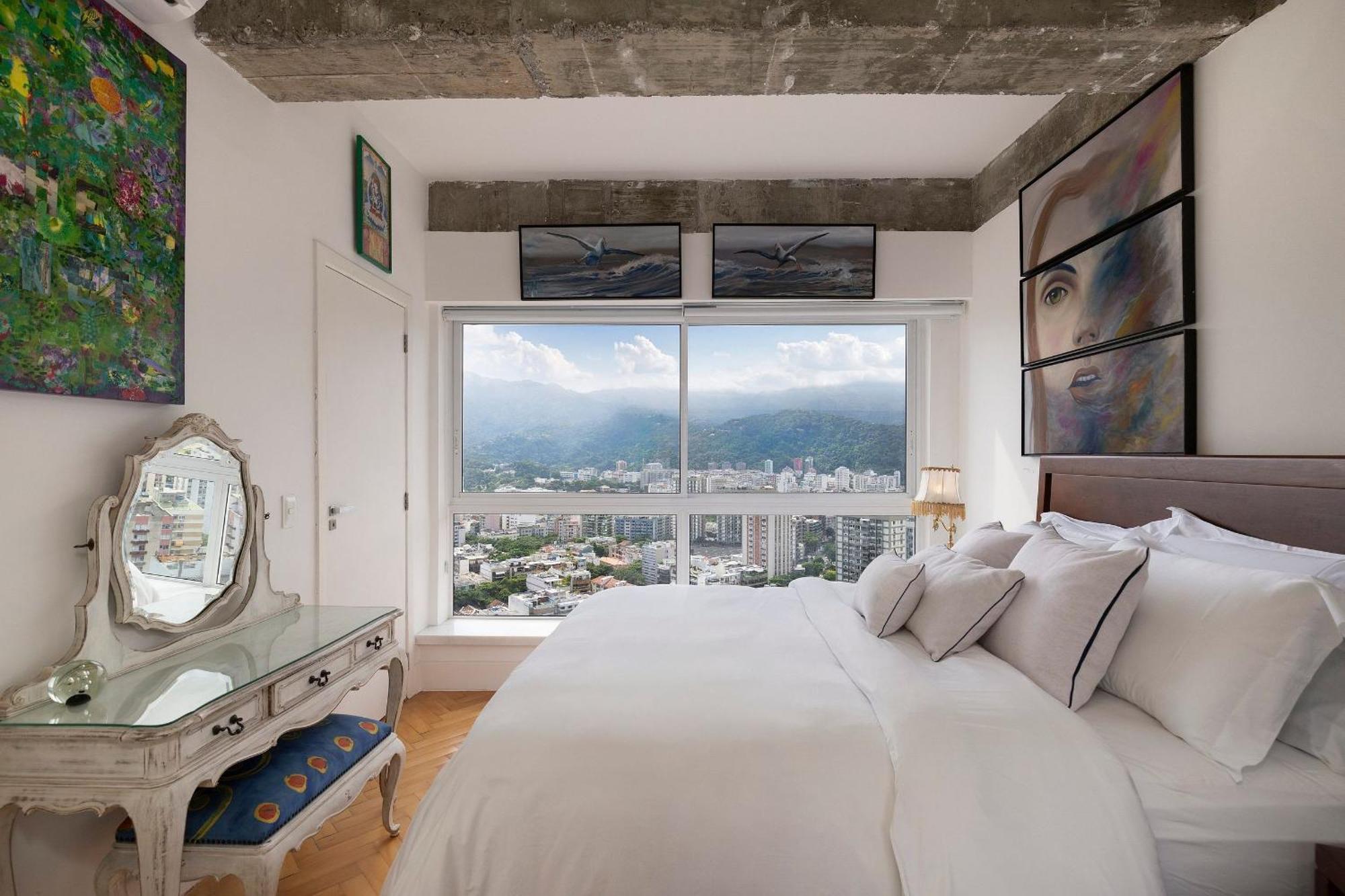 Apartamento Vista Lagoa/mar Leblon Com Servicos- Por Casape
