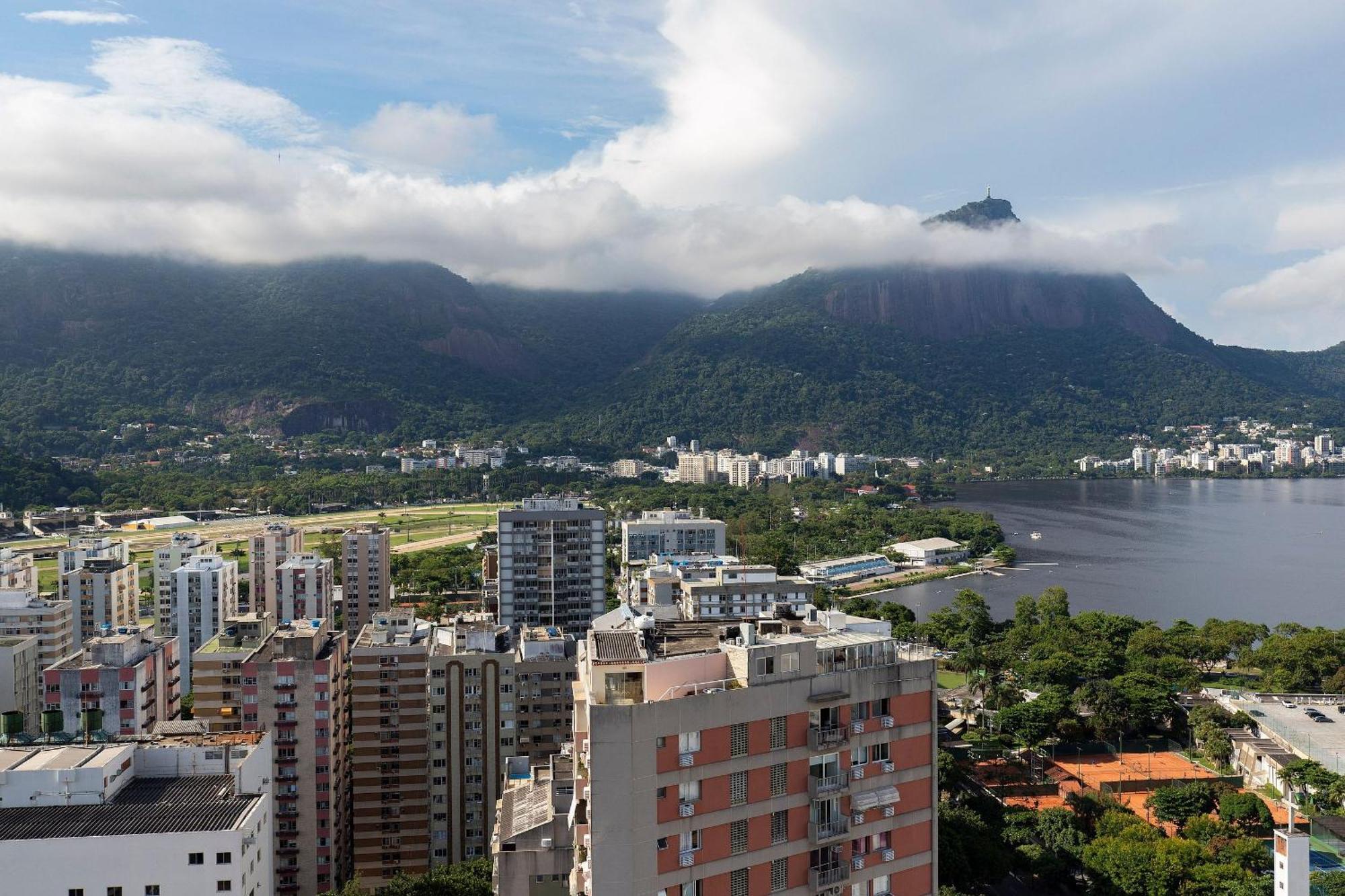 Apartamento Vista Lagoa/mar Leblon Com Servicos- Por Casape